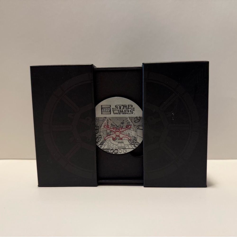 LEGO Star Wars VIP Coin Collectible w/ Display Case